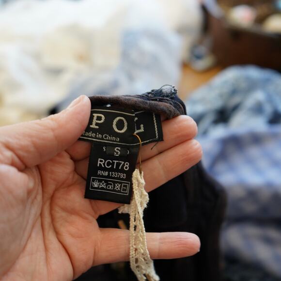 POL Snap Button Center Back Embroidered Tank Top Black Womens Size Small - Picture 6 of 6